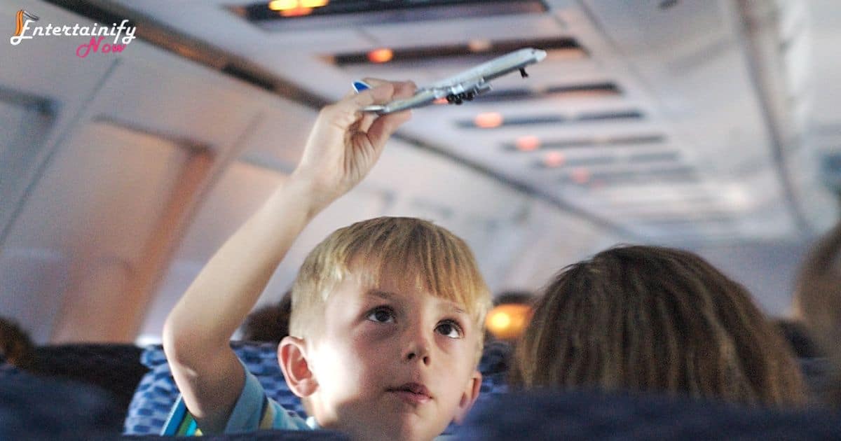 how-to-keep-a-toddler-entertained-on-a-plane